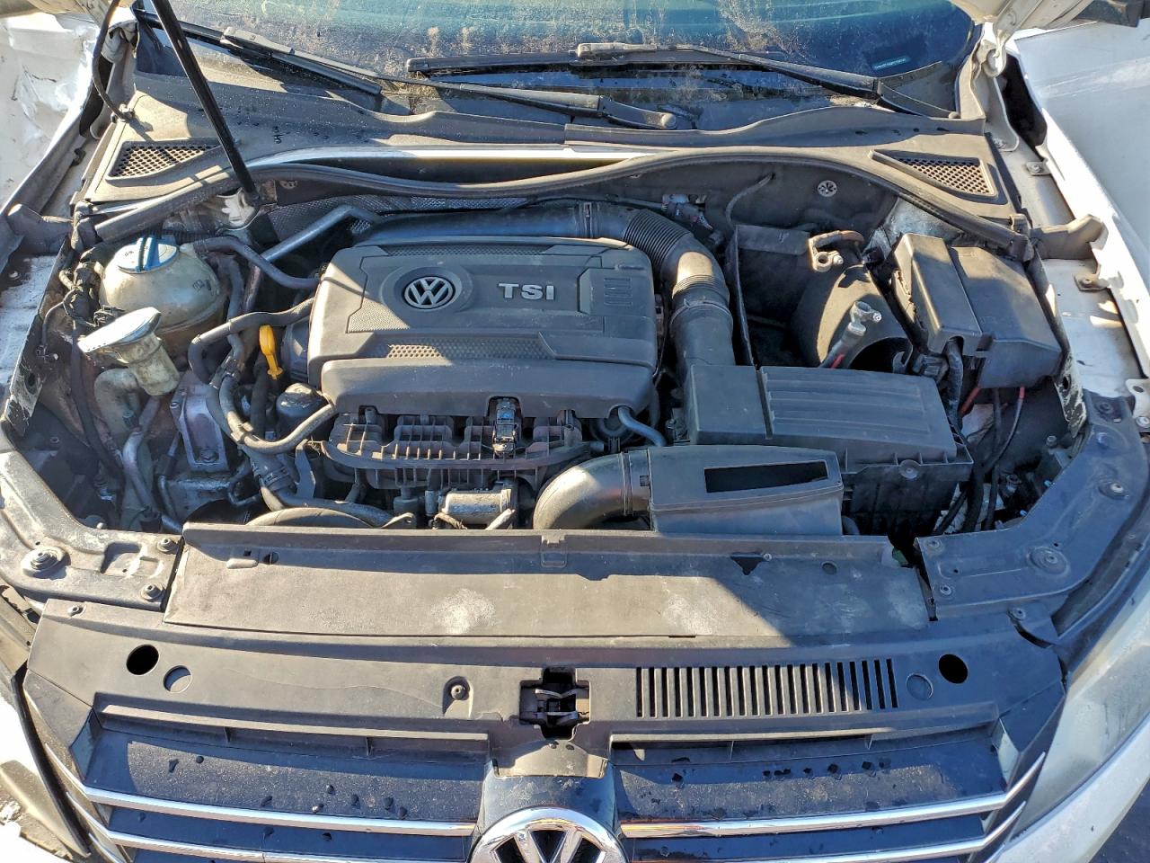 2015 VOLKSWAGEN PASSAT S photo 11
