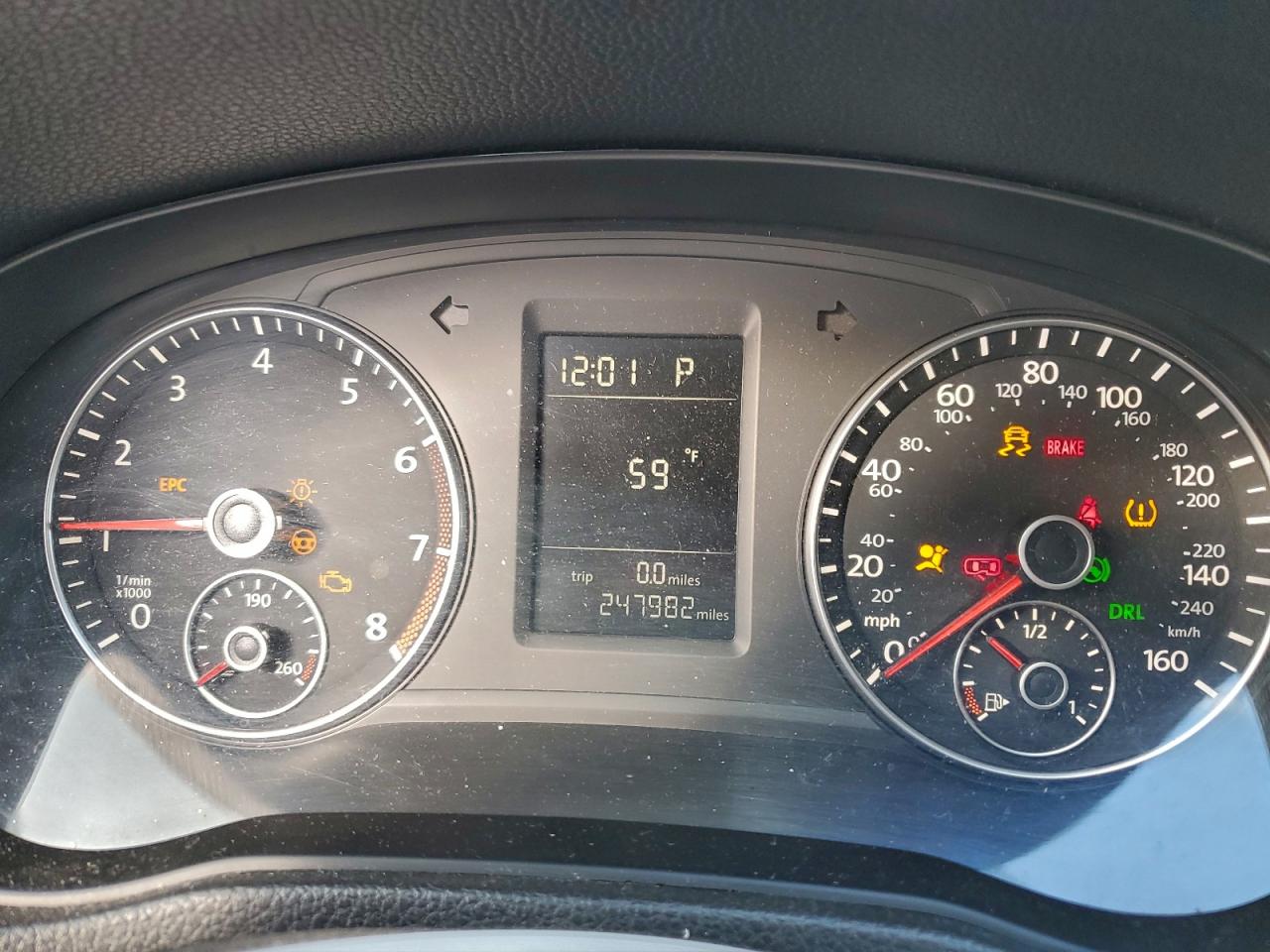 2015 VOLKSWAGEN PASSAT S photo 9