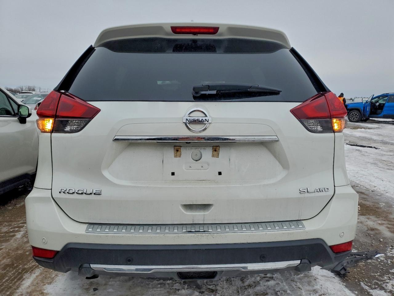2020 NISSAN ROGUE S photo 6