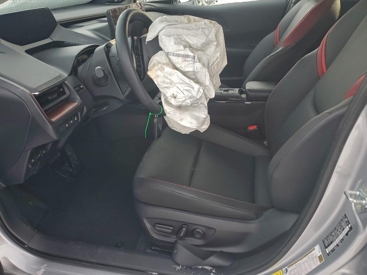 2025 TOYOTA PRIUS SE photo 7