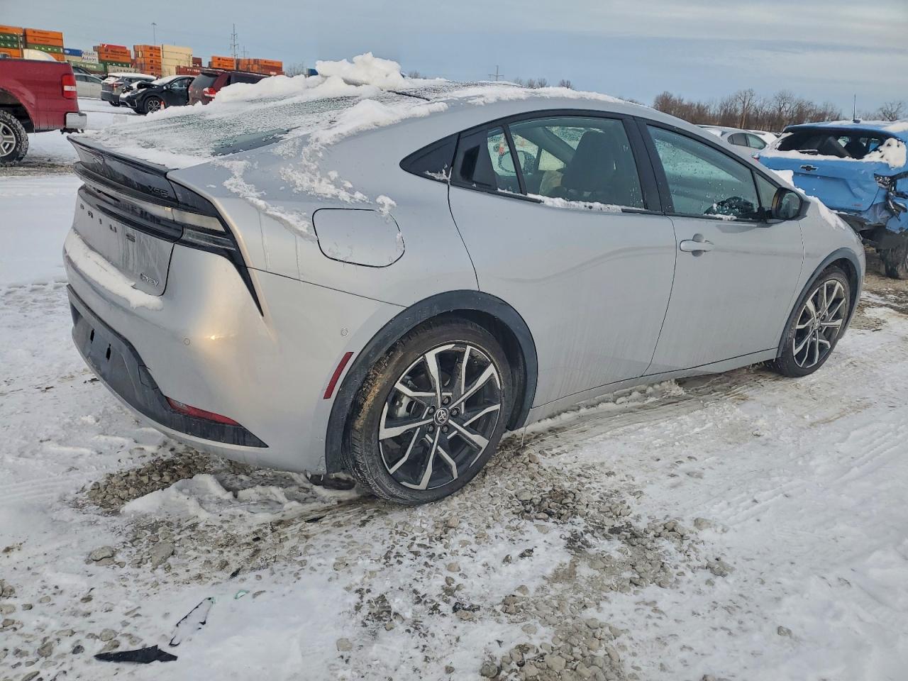 2025 TOYOTA PRIUS SE photo 3