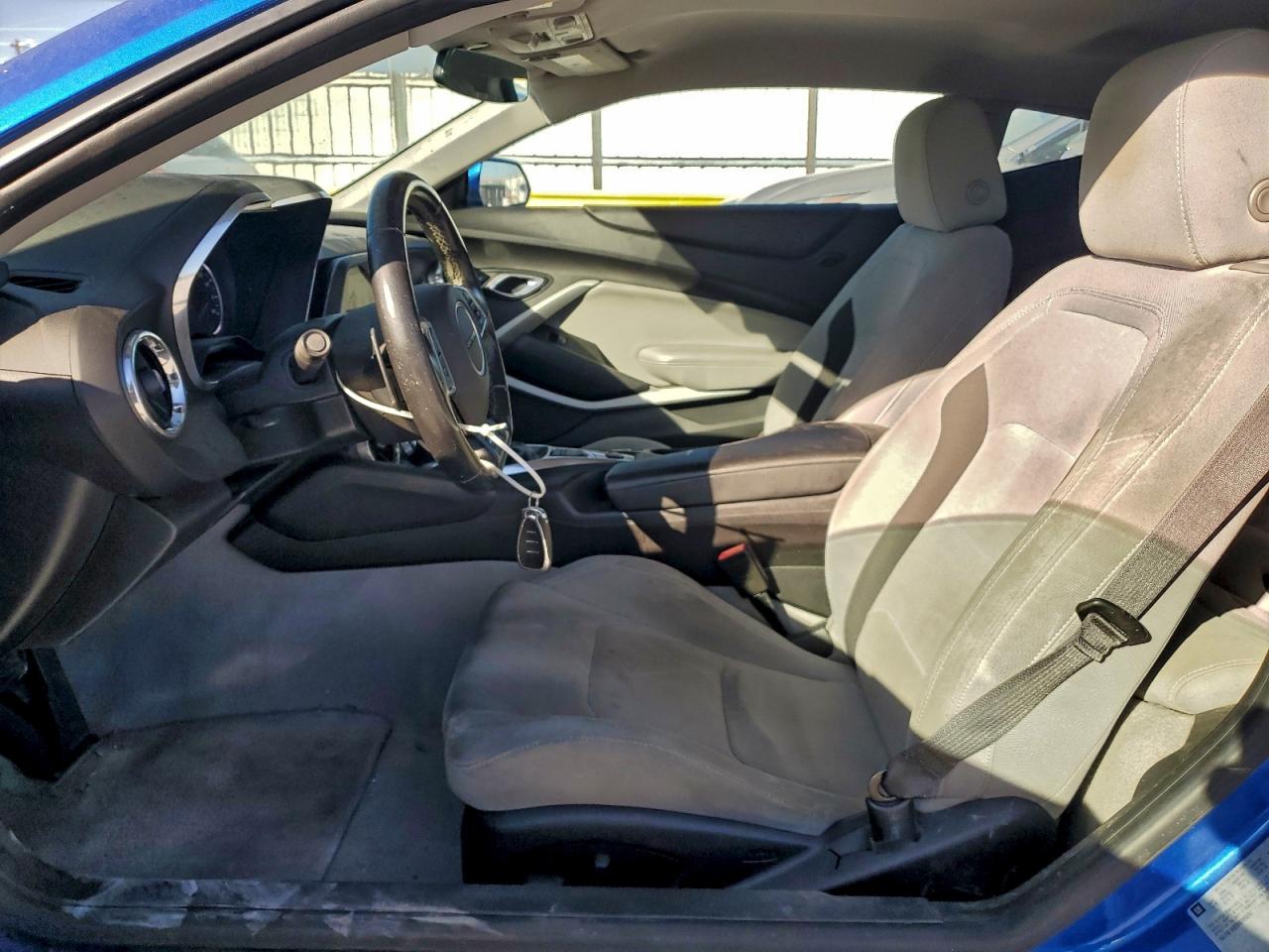 2017 CHEVROLET CAMARO LT photo 7