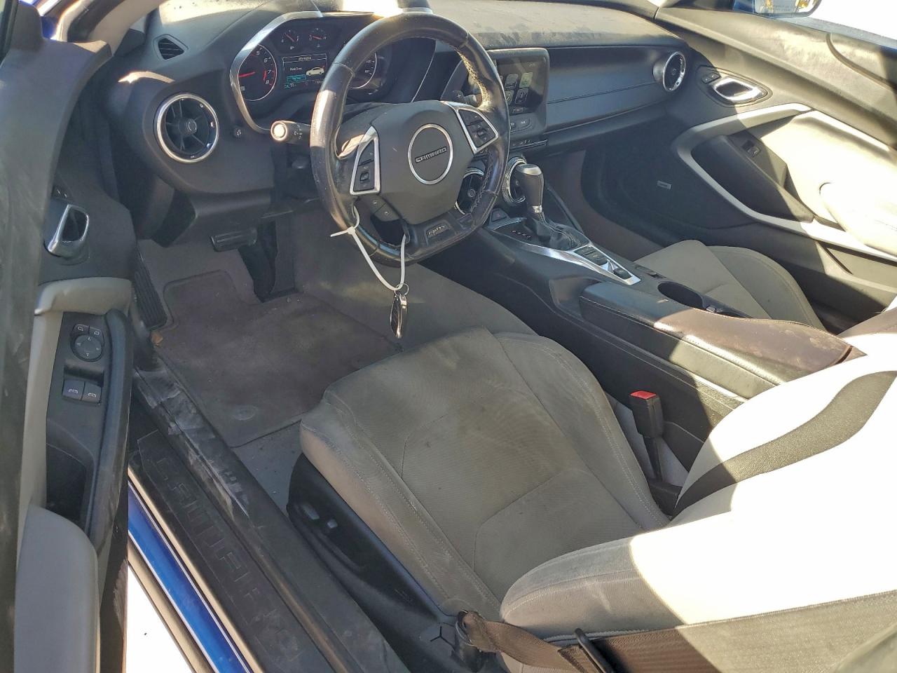 2017 CHEVROLET CAMARO LT photo 8
