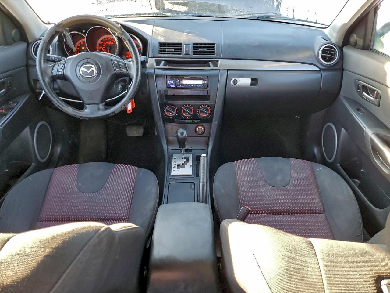 2005 MAZDA 3 HATCHBACK photo 8