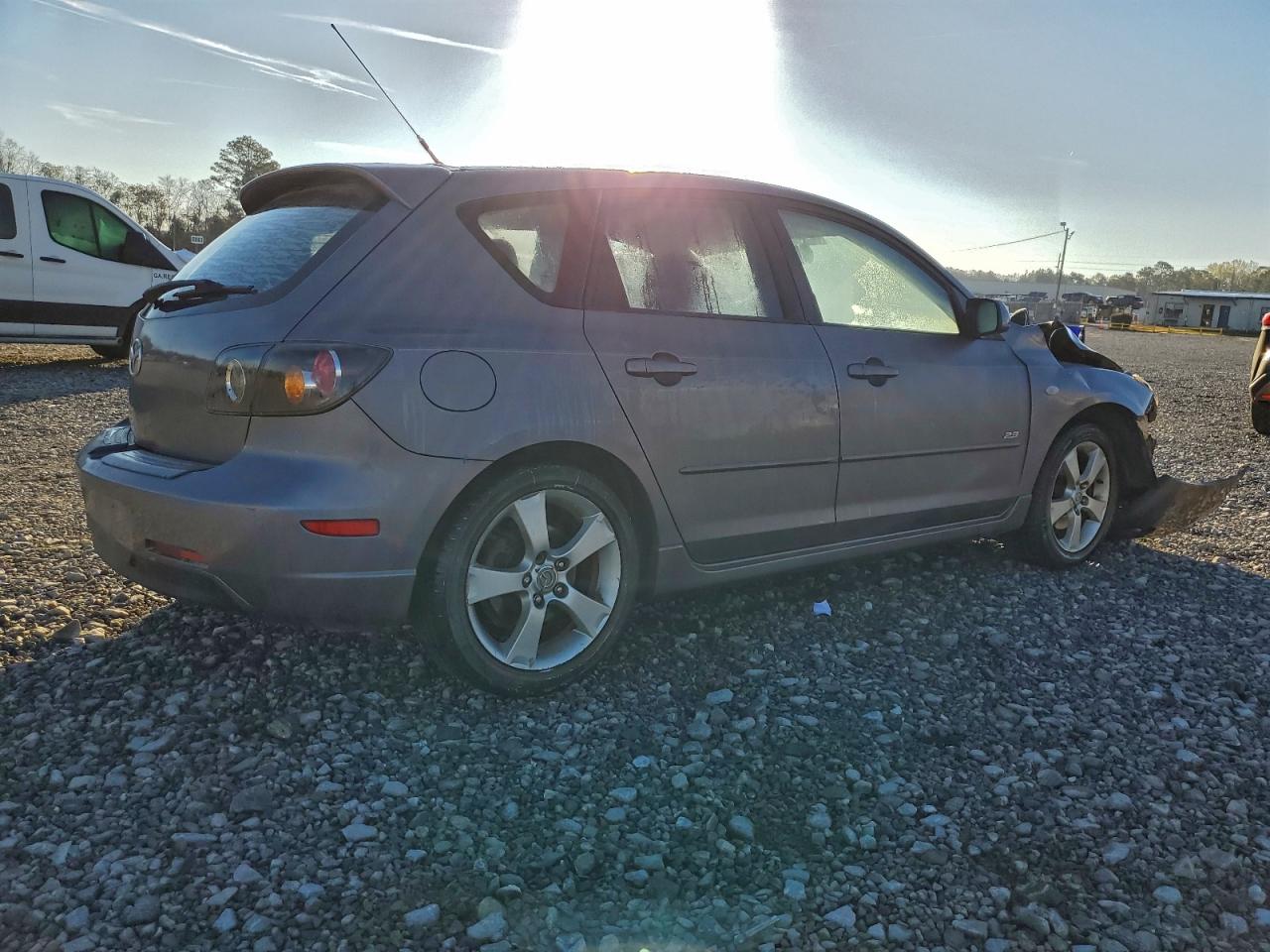 2005 MAZDA 3 HATCHBACK photo 3