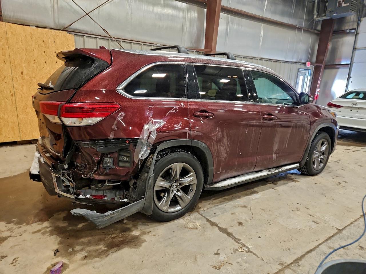 2018 TOYOTA HIGHLANDER LIMITED photo 3