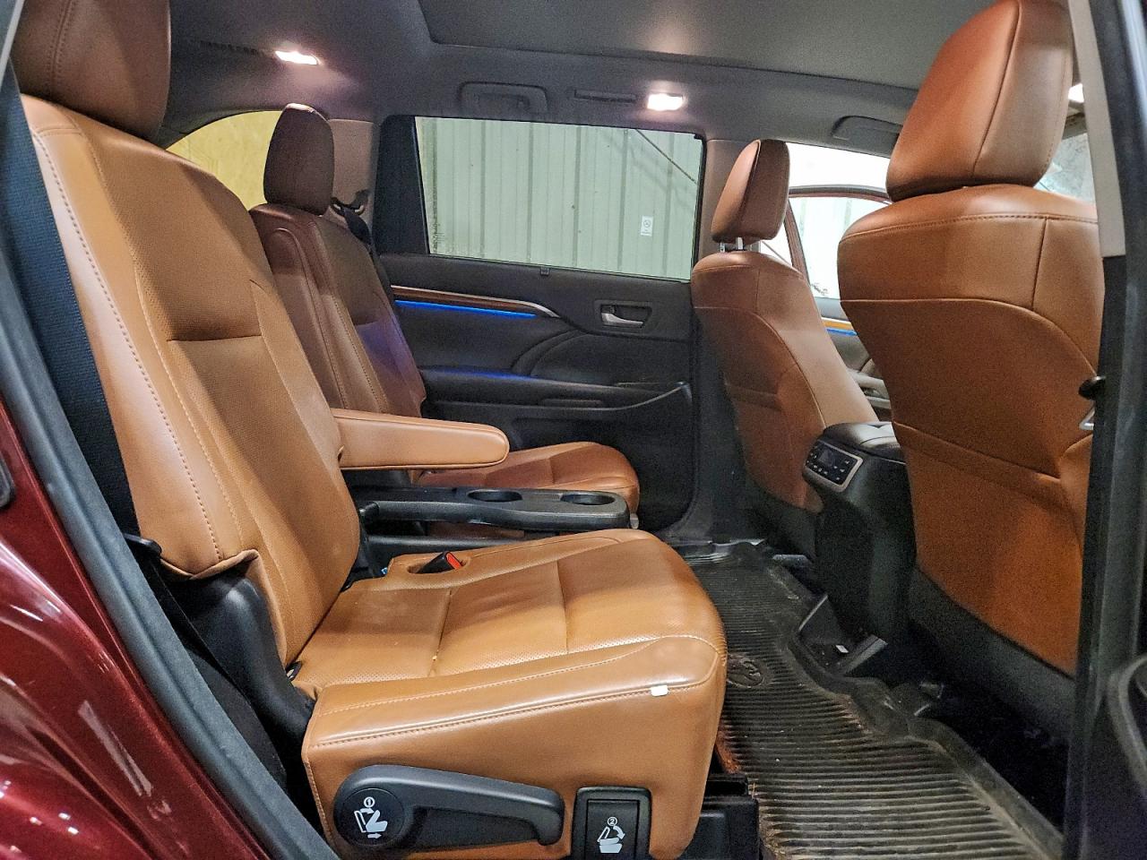 2018 TOYOTA HIGHLANDER LIMITED photo 11