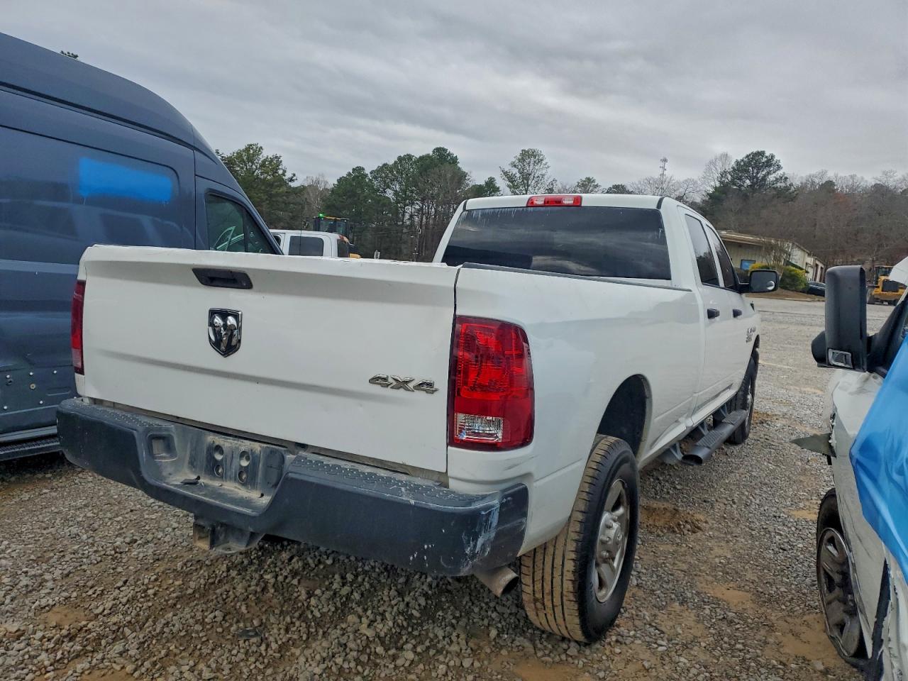2018 RAM 2500 ST photo 3