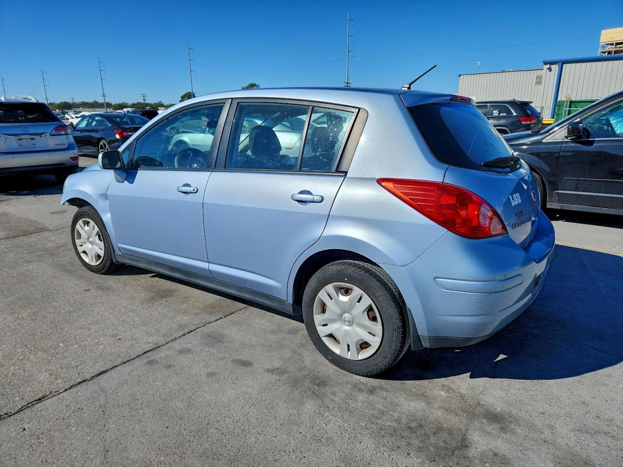 2011 NISSAN VERSA S photo 2