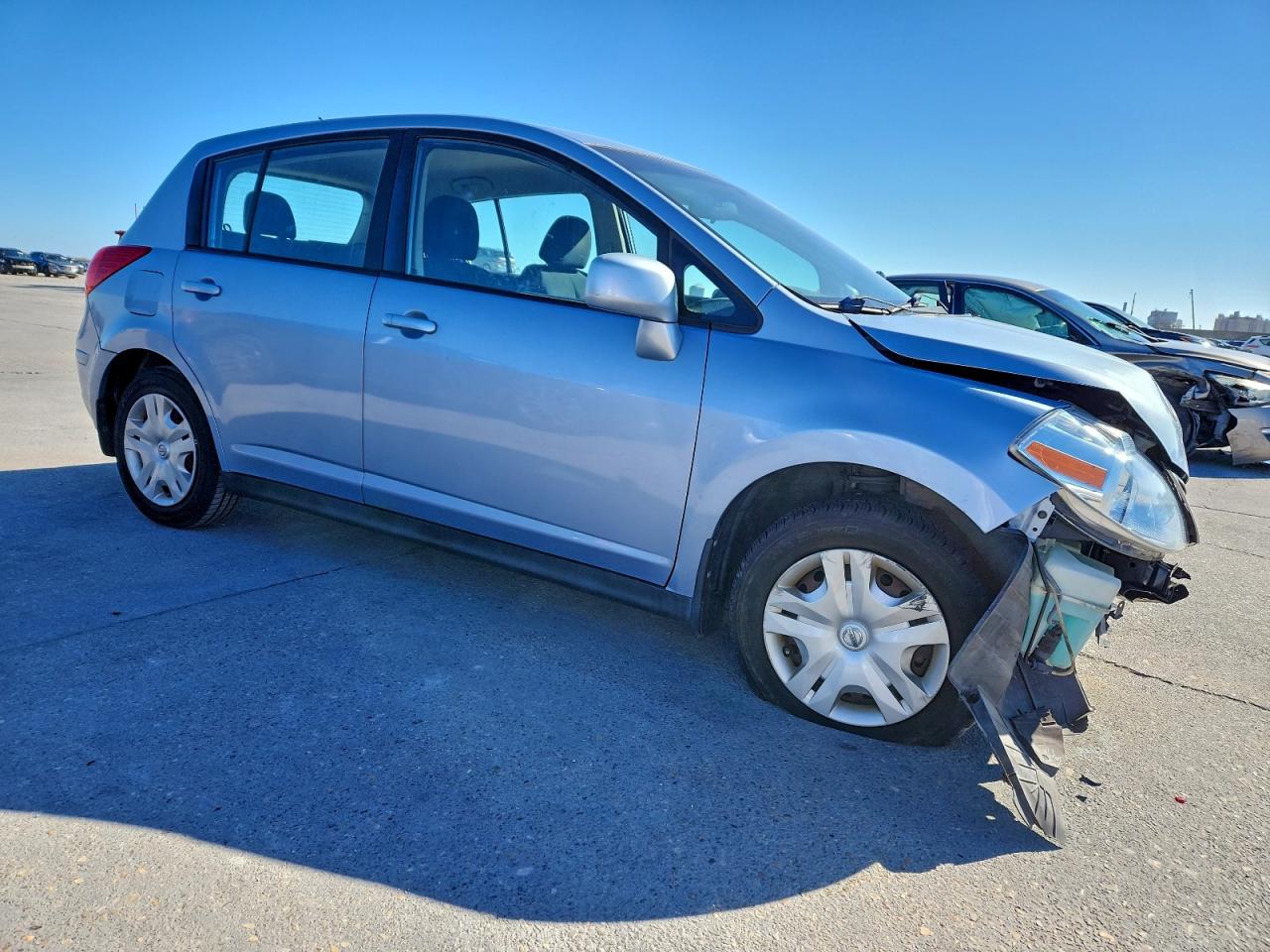 2011 NISSAN VERSA S photo 4