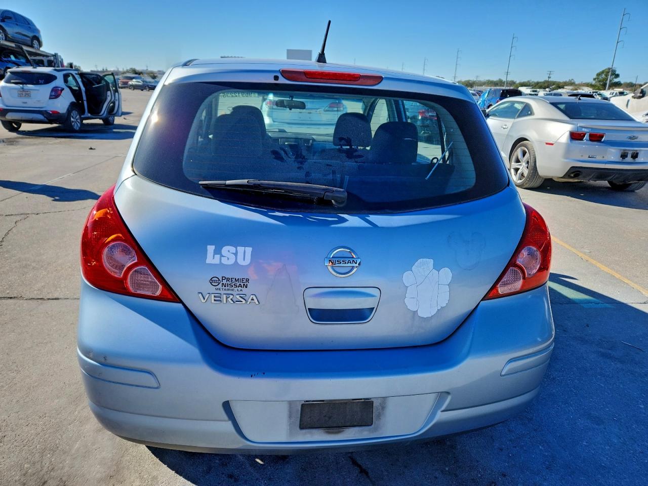 2011 NISSAN VERSA S photo 6