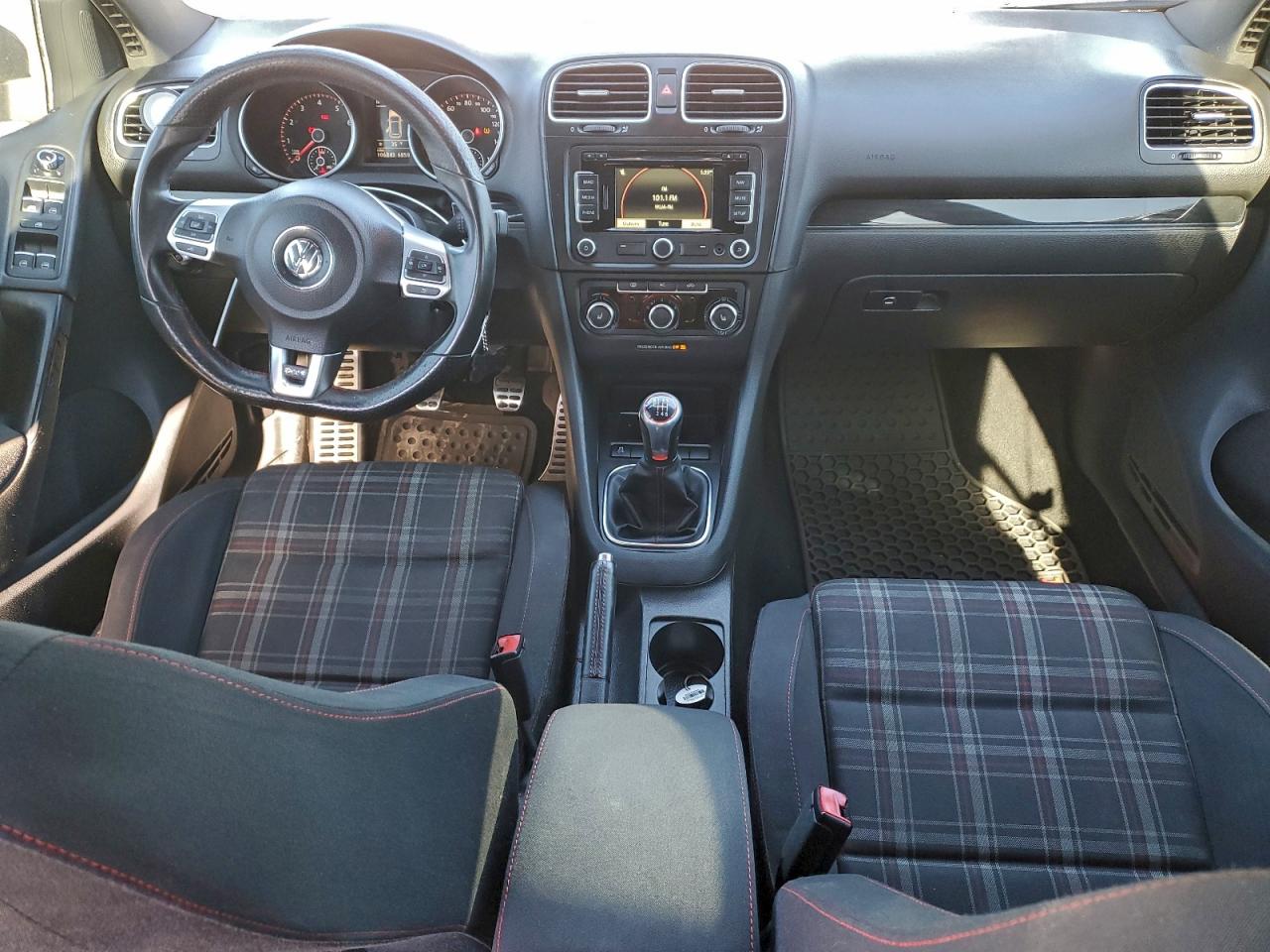 2012 VOLKSWAGEN GTI photo 8