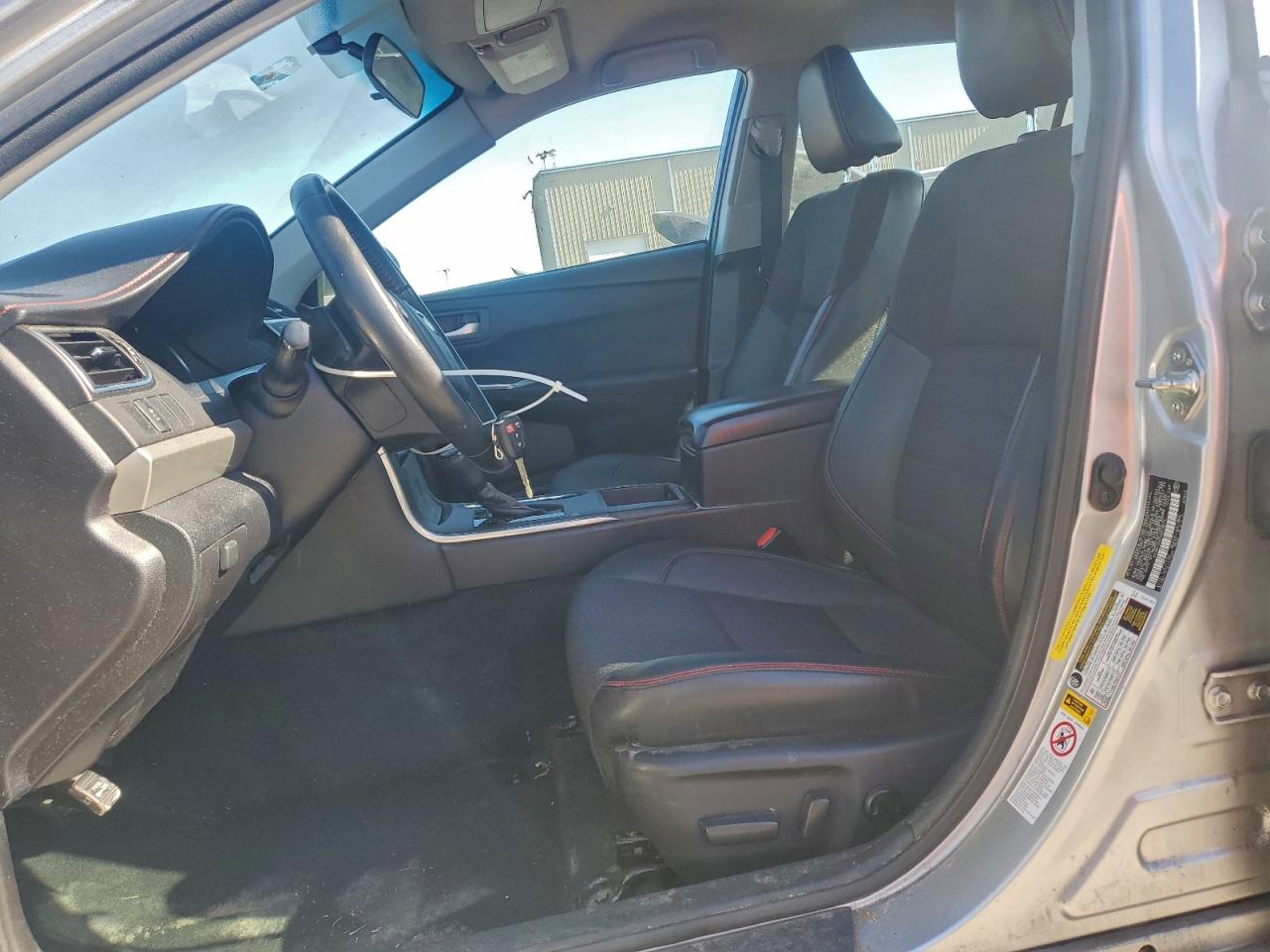 2017 TOYOTA CAMRY LE photo 7