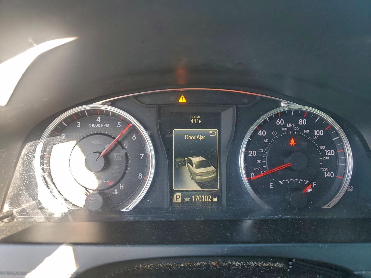 2017 TOYOTA CAMRY LE photo 9