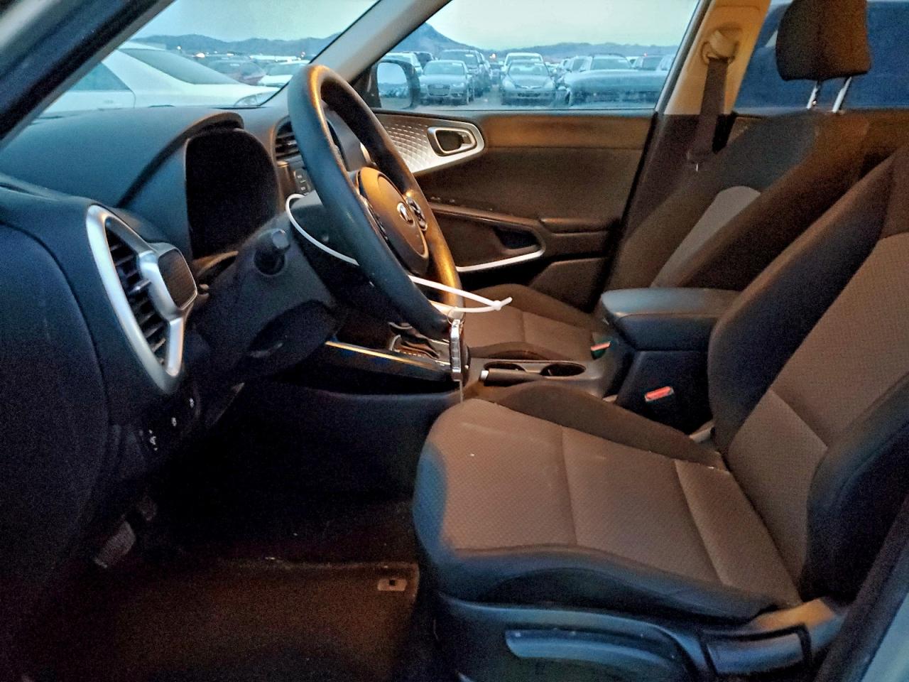 2020 KIA SOUL LX photo 7