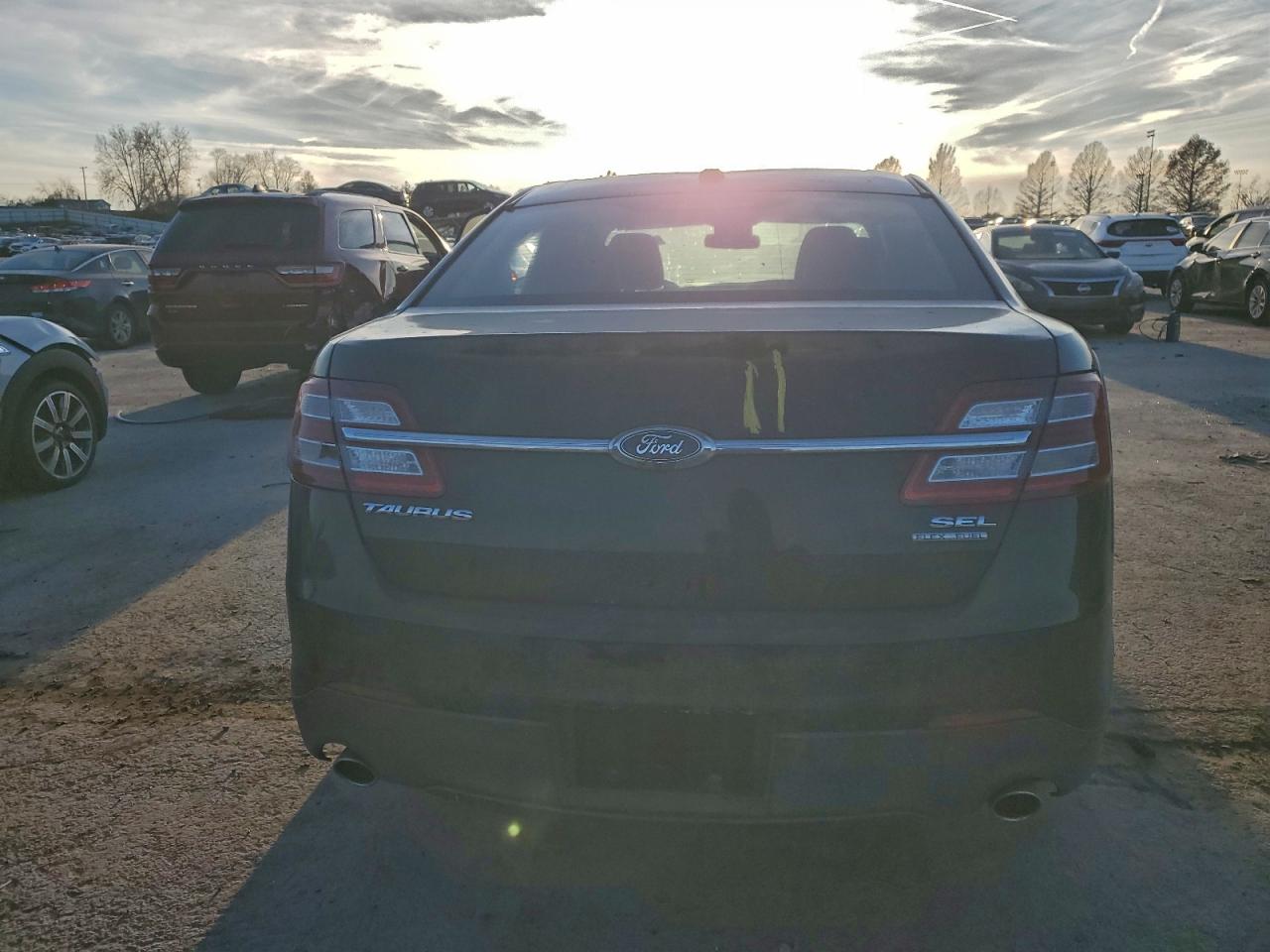 2018 FORD TAURUS SEL photo 11