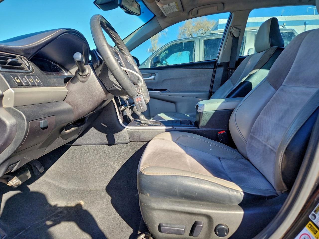 2015 TOYOTA CAMRY LE photo 7