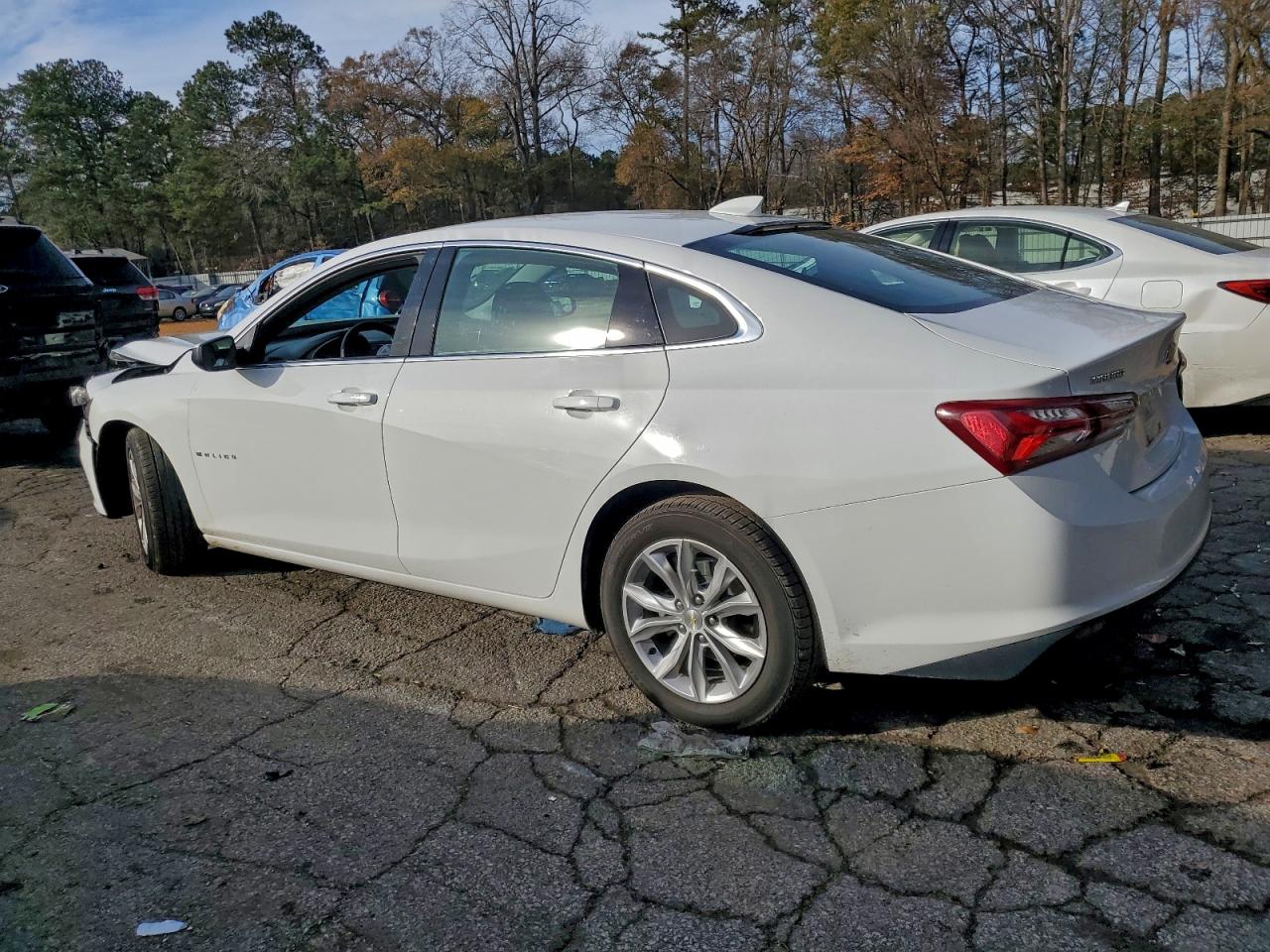 2022 CHEVROLET MALIBU LT photo 2