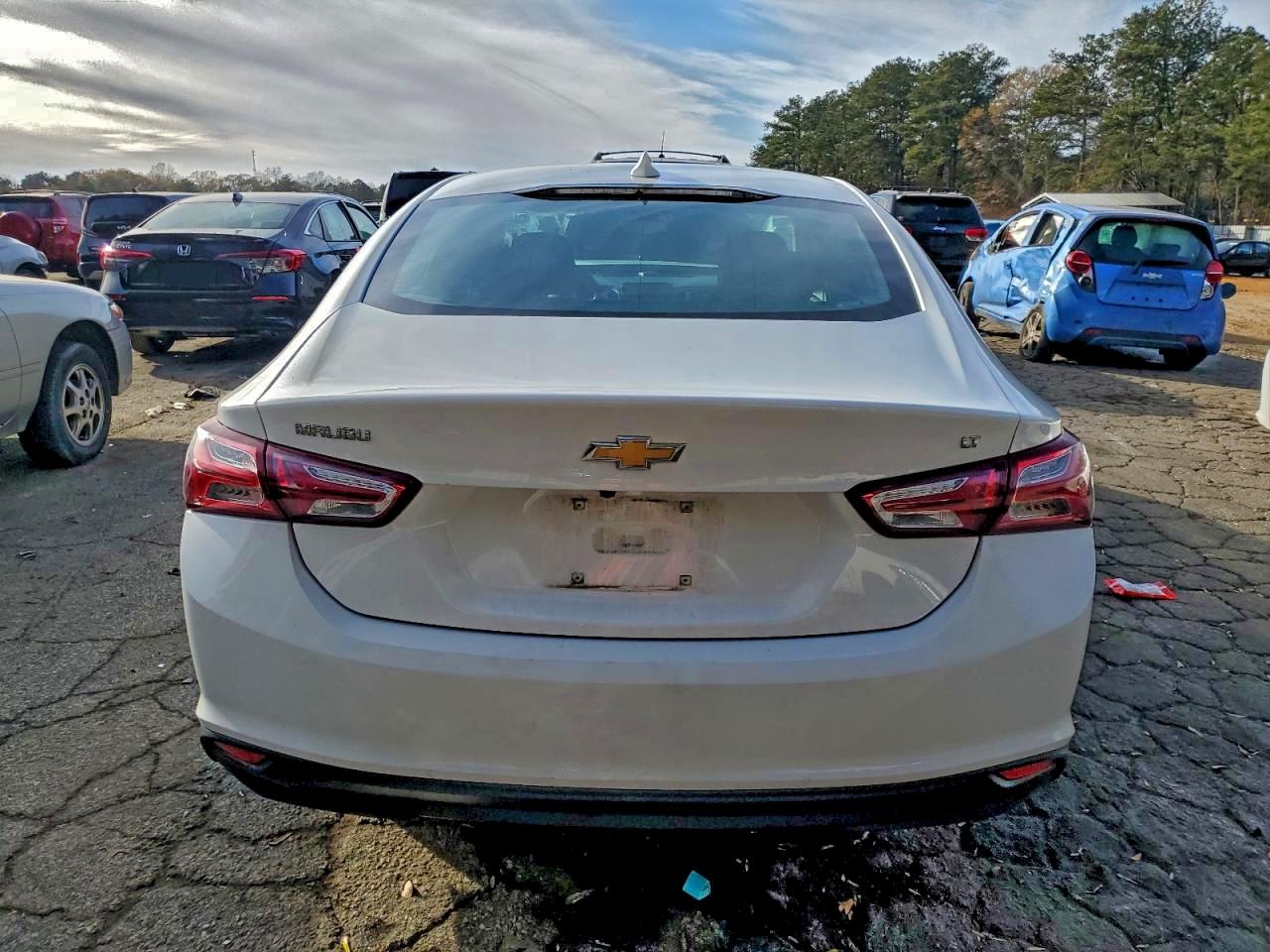 2022 CHEVROLET MALIBU LT photo 6