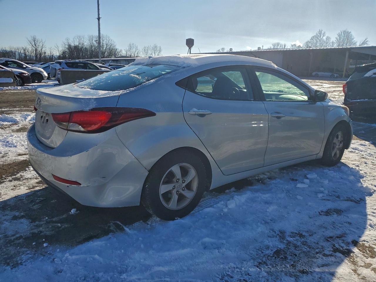 2015 HYUNDAI ELANTRA SE photo 3