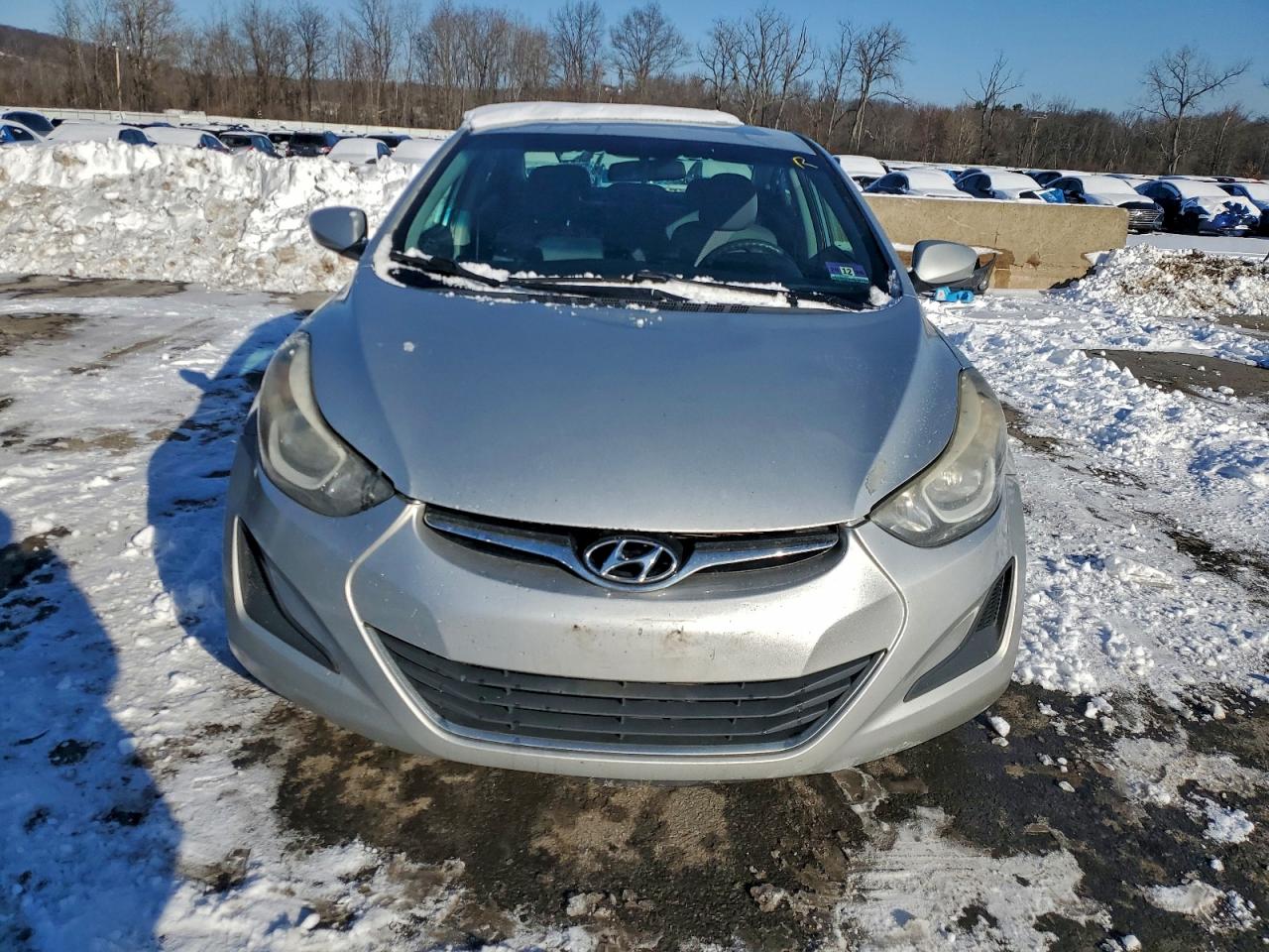 2015 HYUNDAI ELANTRA SE photo 5