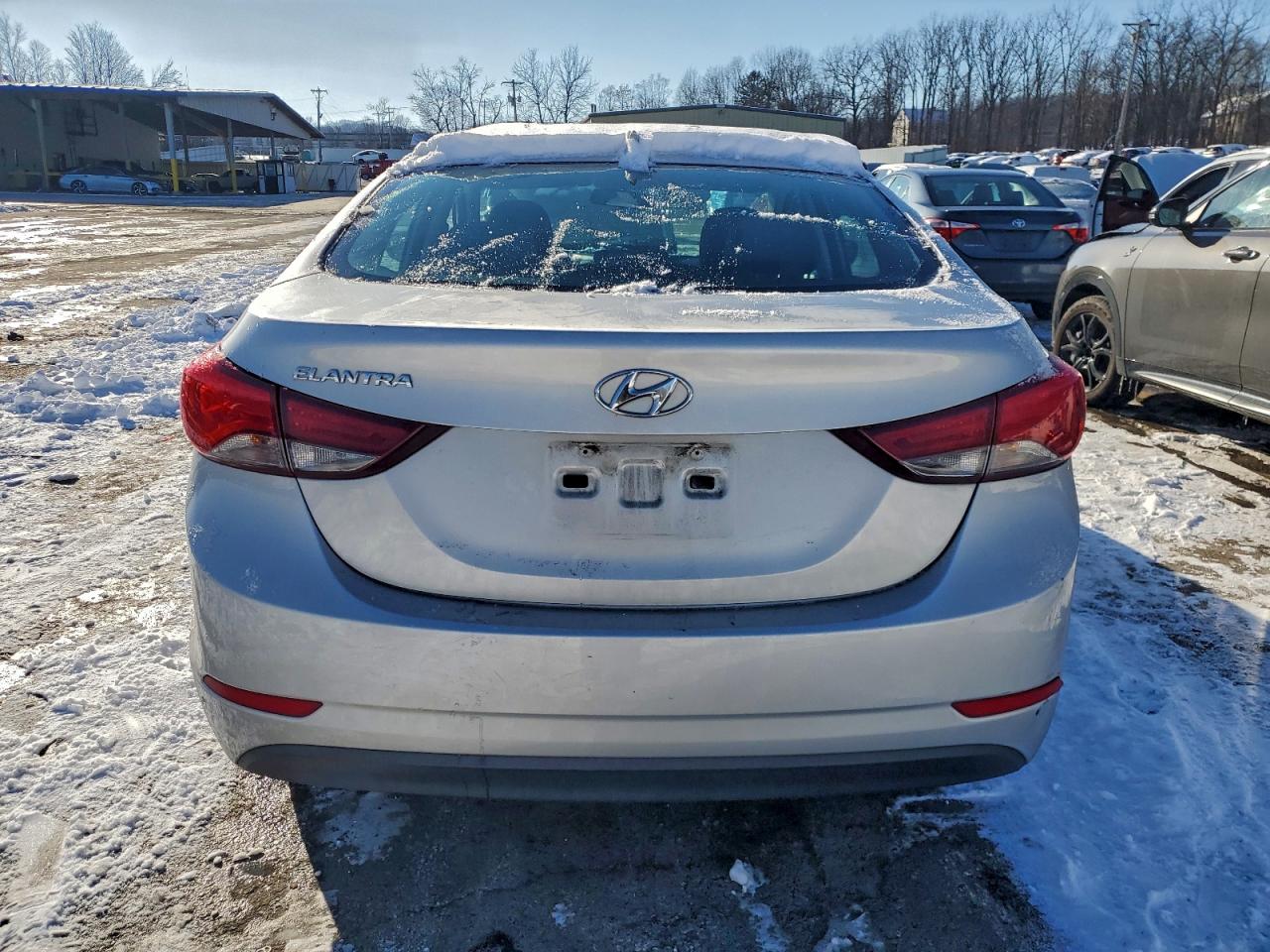 2015 HYUNDAI ELANTRA SE photo 6