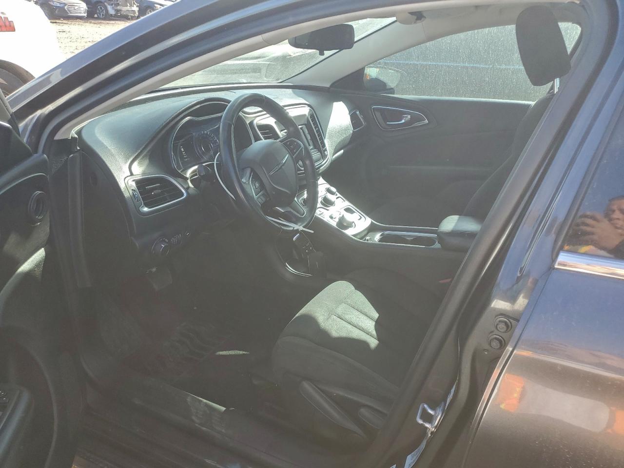 2016 CHRYSLER 200 LX photo 7