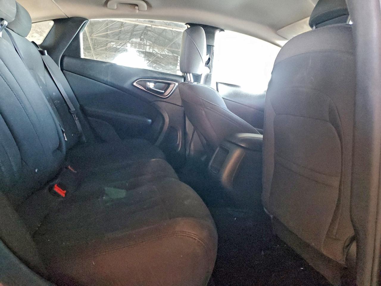 2016 CHRYSLER 200 LX photo 10