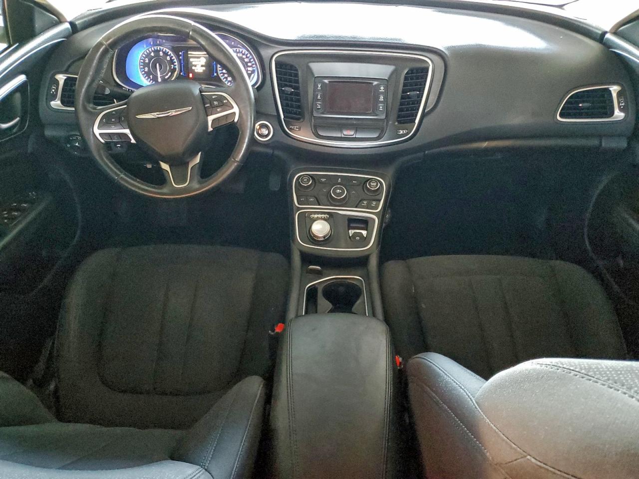 2016 CHRYSLER 200 LX photo 8