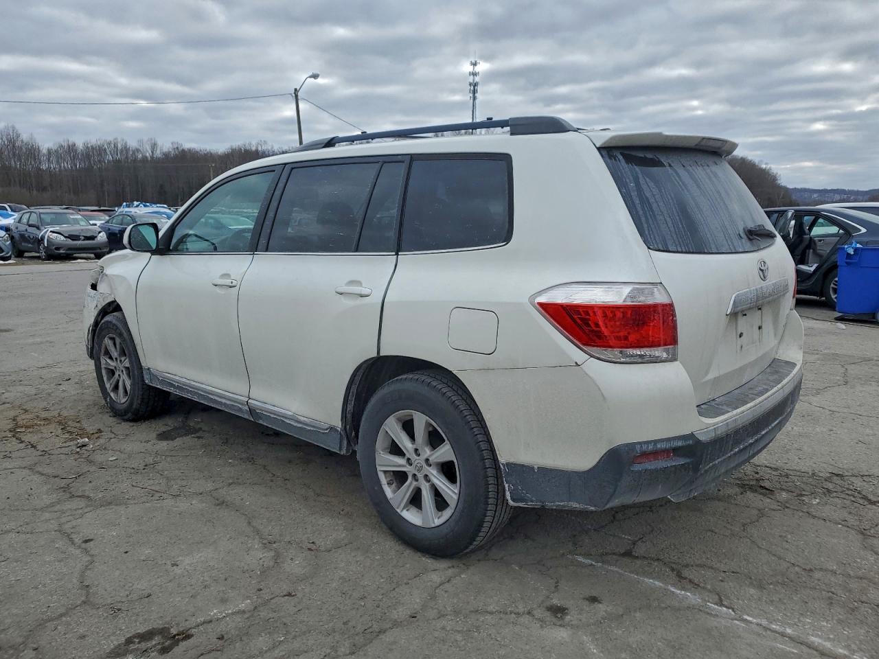2012 TOYOTA HIGHLANDER BASE photo 2