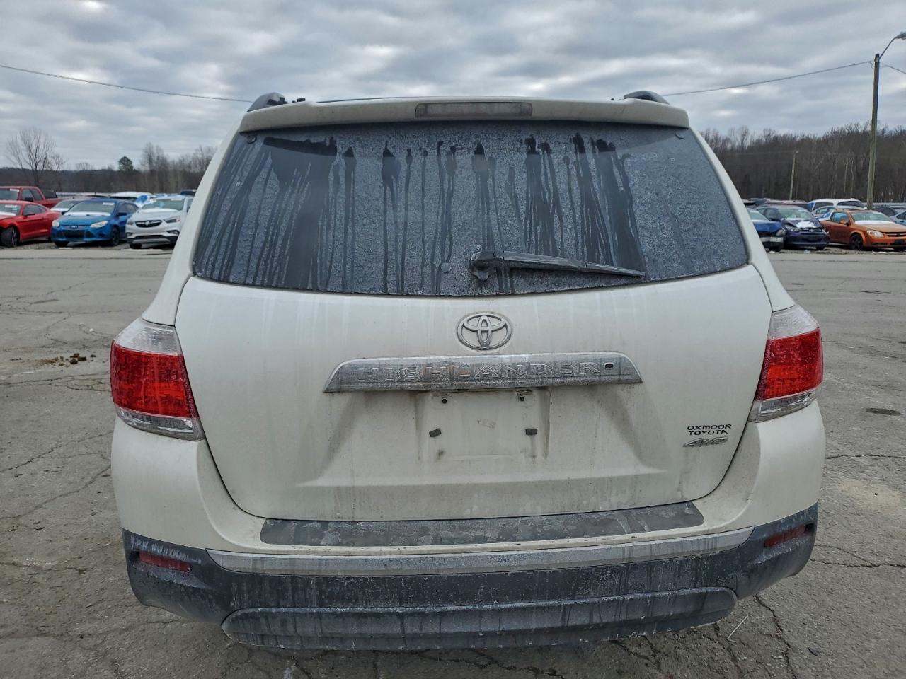 2012 TOYOTA HIGHLANDER BASE photo 6