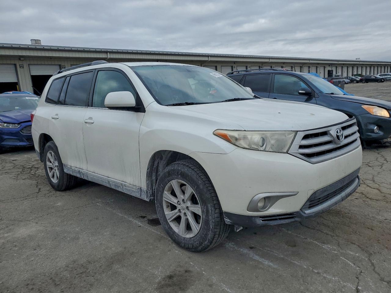 2012 TOYOTA HIGHLANDER BASE photo 4