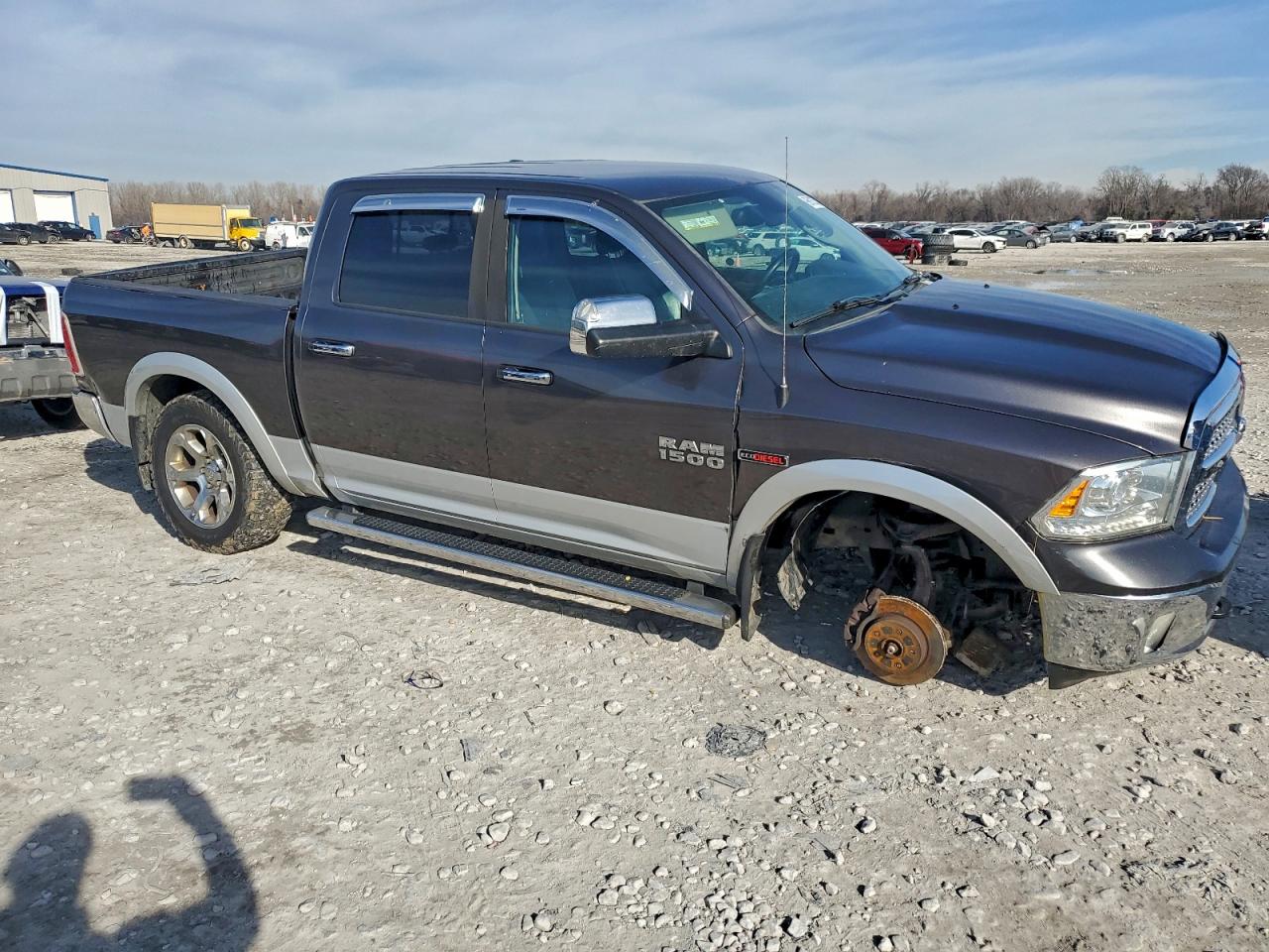 2015 RAM 1500 LARAMIE photo 4