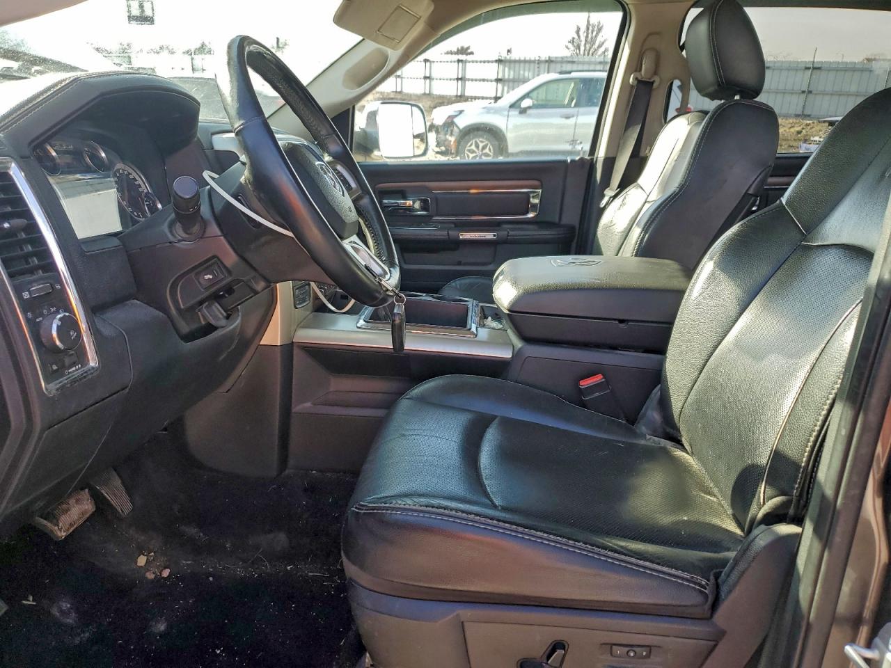 2015 RAM 1500 LARAMIE photo 7