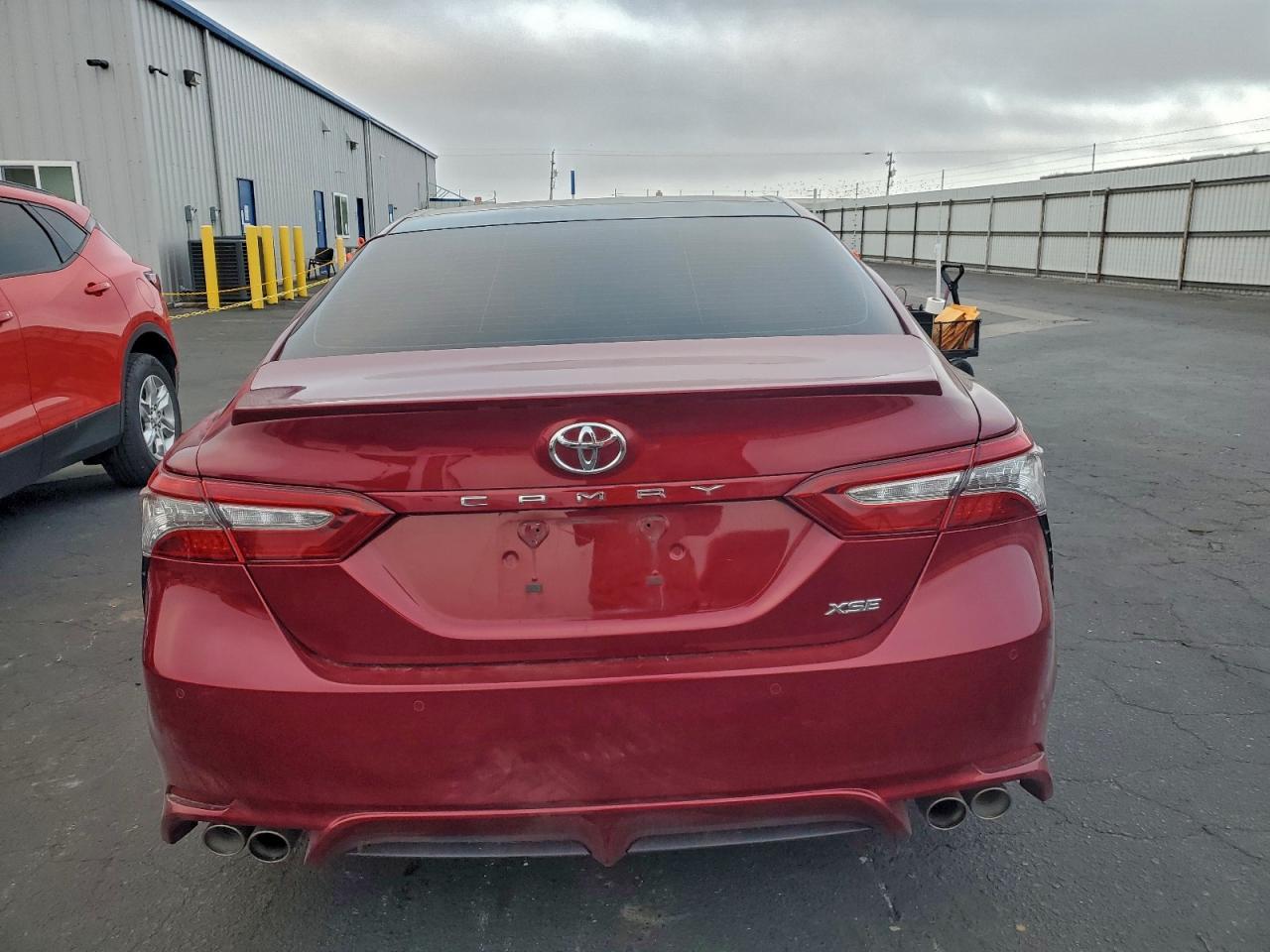 2018 TOYOTA CAMRY XSE photo 6
