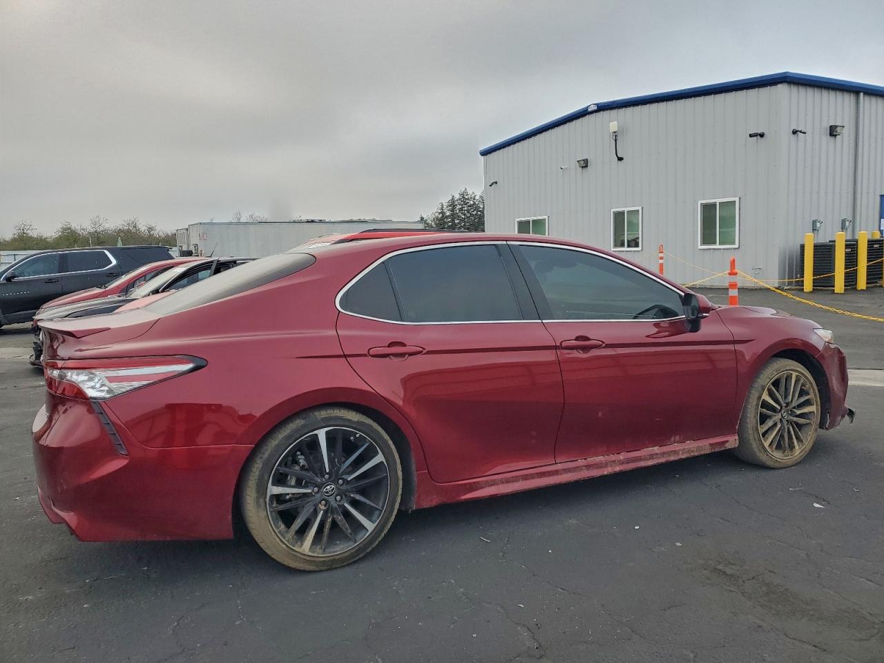 2018 TOYOTA CAMRY XSE photo 3