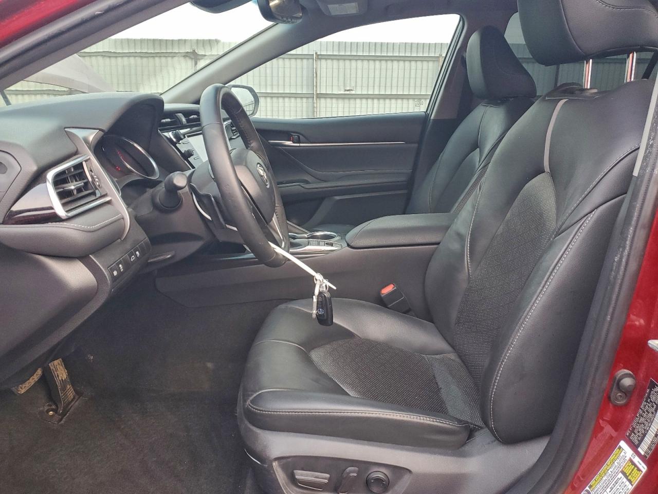 2018 TOYOTA CAMRY XSE photo 7