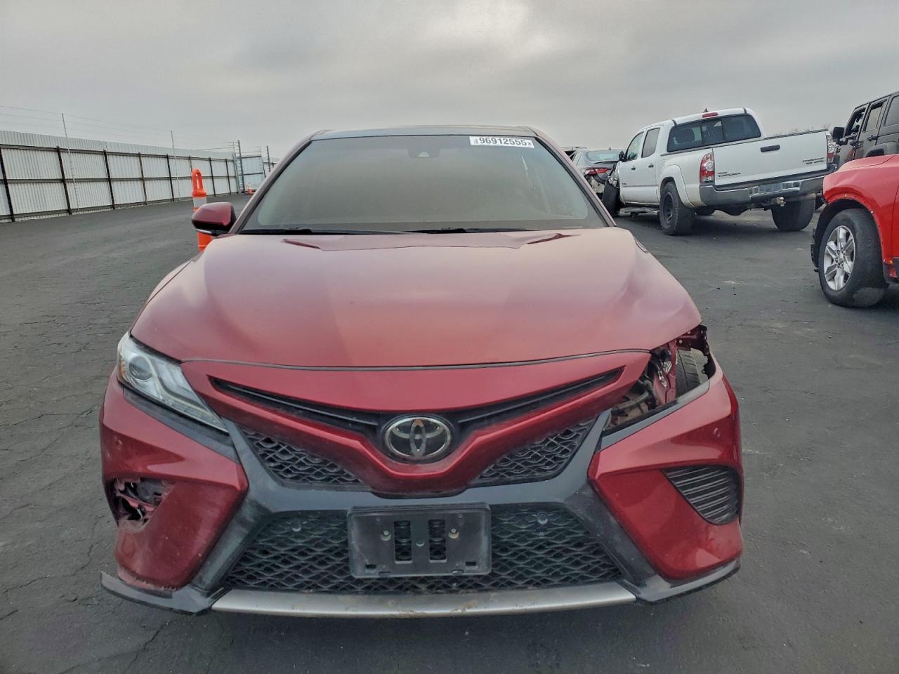 2018 TOYOTA CAMRY XSE photo 5
