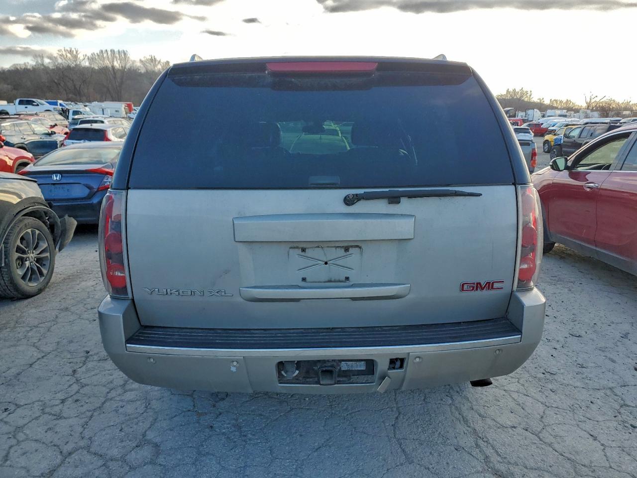 2007 GMC YUKON XL DENALI photo 6