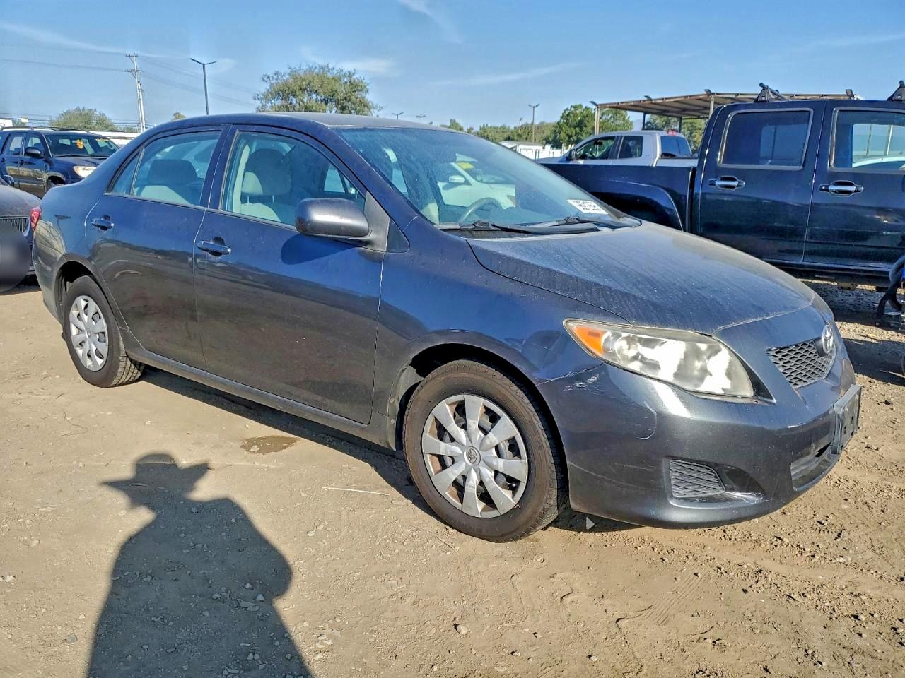 2010 TOYOTA COROLLA BASE photo 4