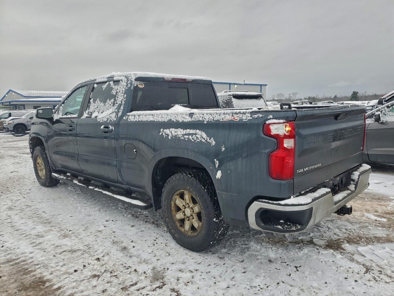 2019 CHEVROLET SILVERADO K1500 LT photo 2