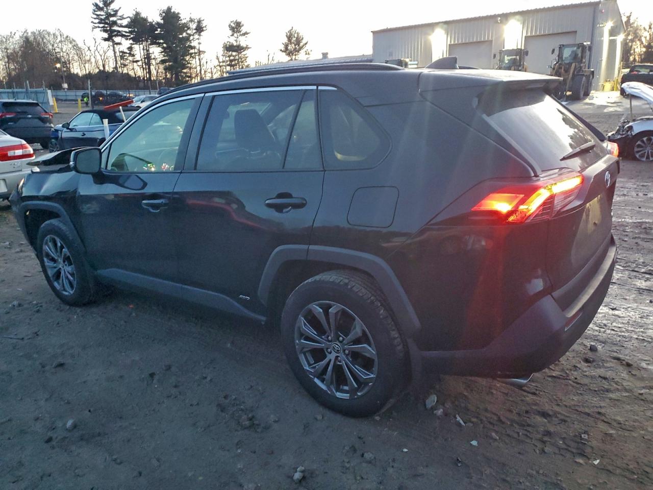 2022 TOYOTA RAV4 XLE PREMIUM photo 2