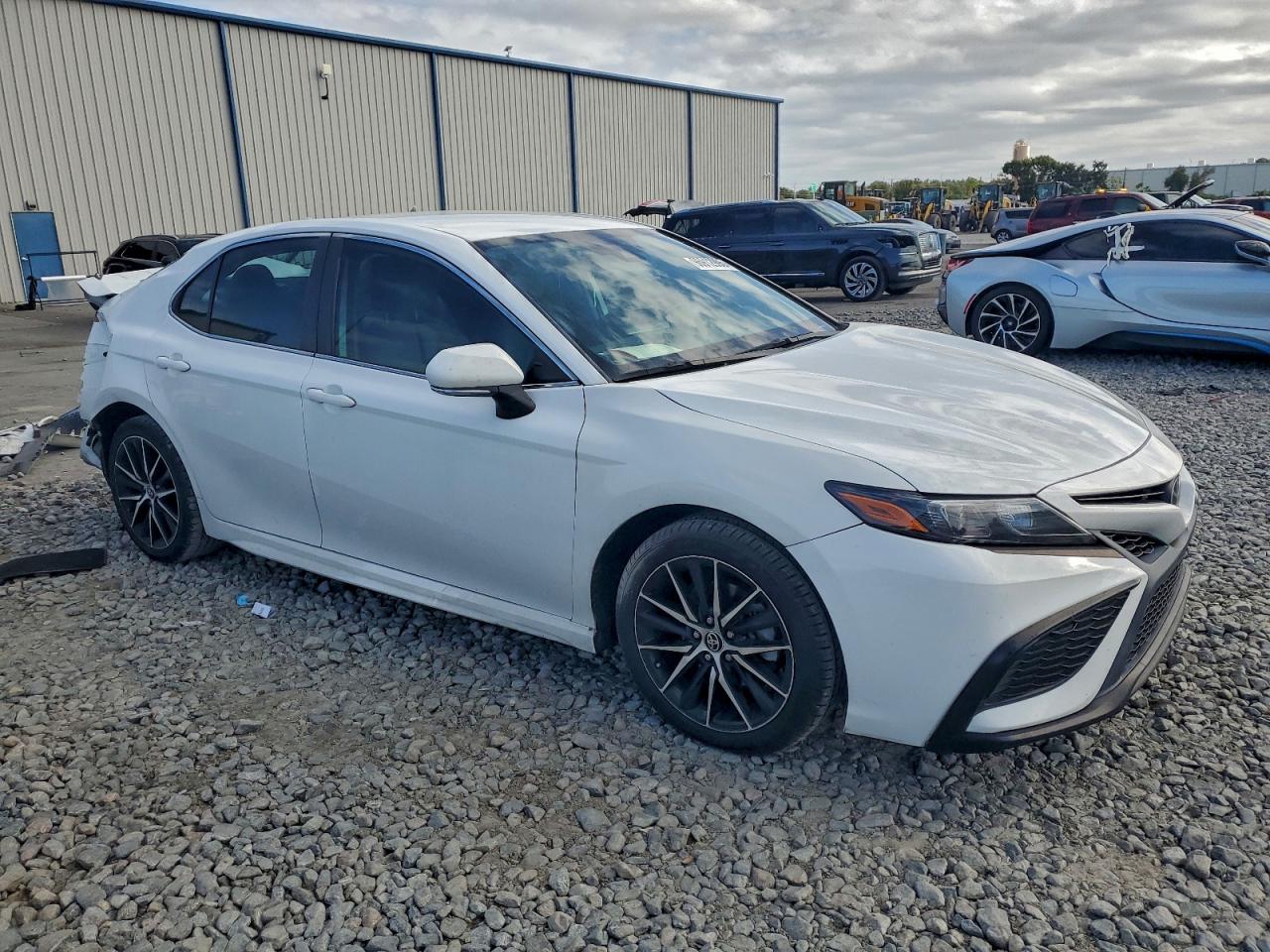 2022 TOYOTA CAMRY SE photo 4
