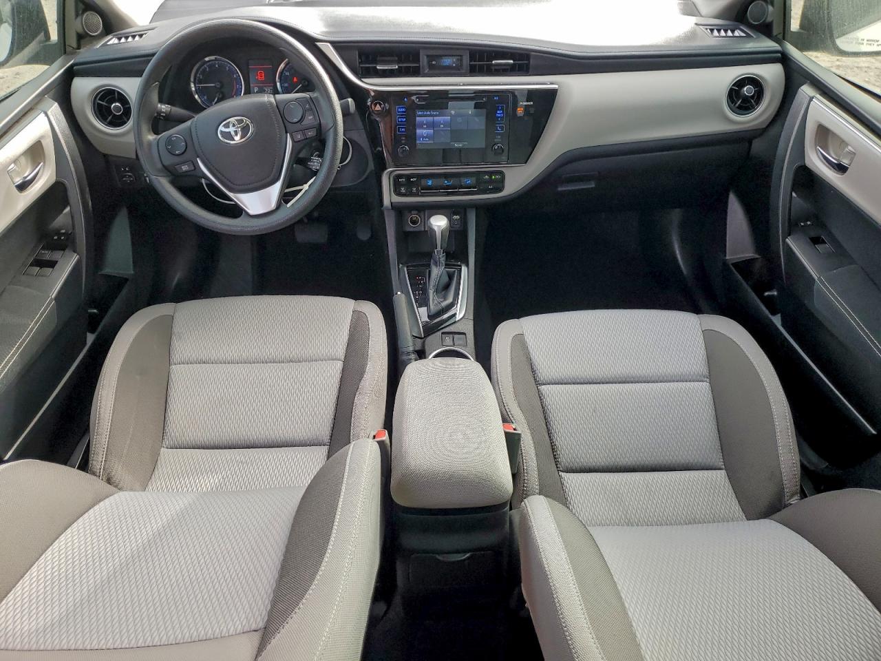 2017 TOYOTA COROLLA L photo 8