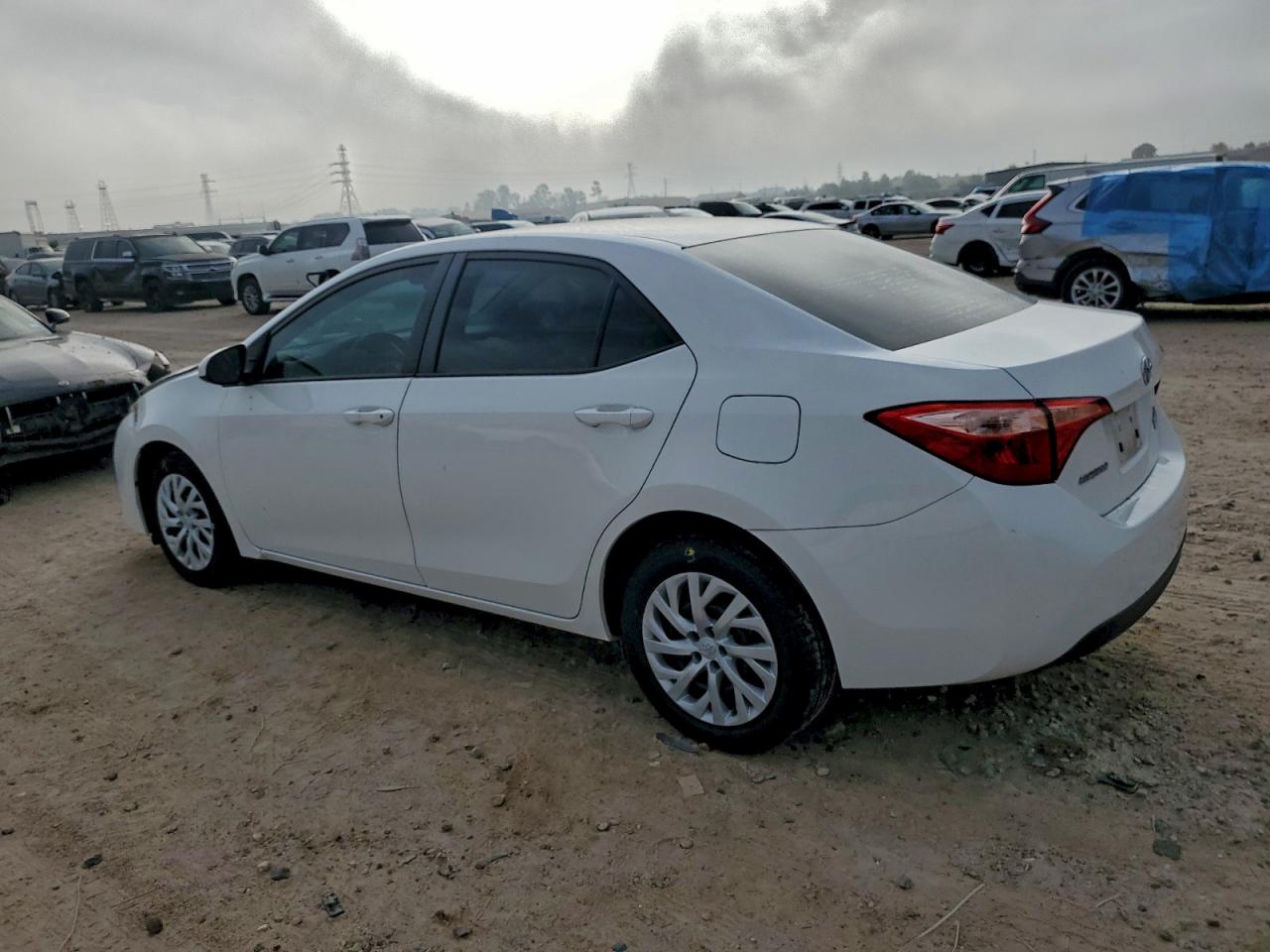 2017 TOYOTA COROLLA L photo 2