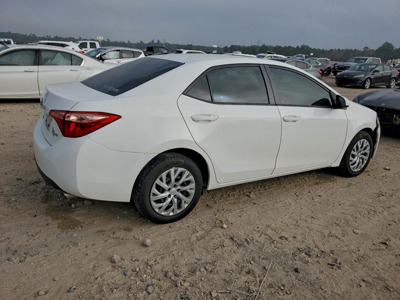 2017 TOYOTA COROLLA L photo 3