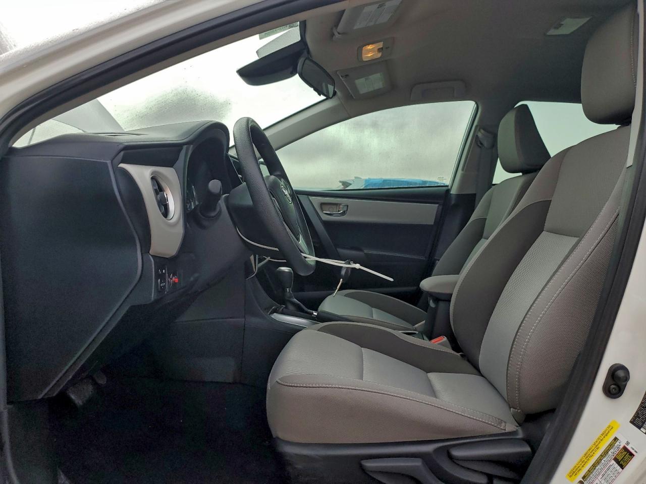 2017 TOYOTA COROLLA L photo 7