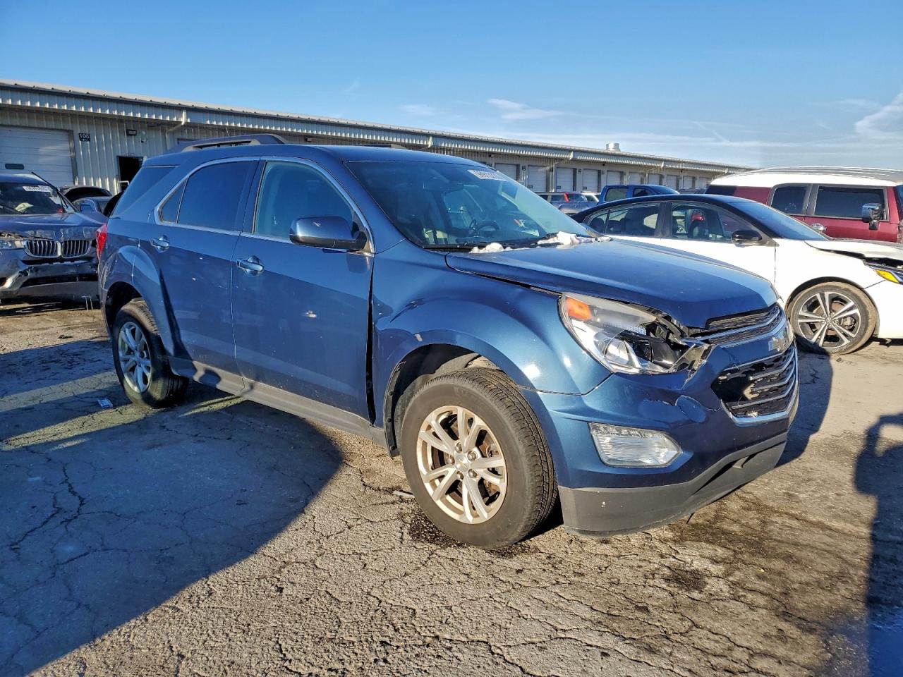 2017 CHEVROLET EQUINOX LT photo 4