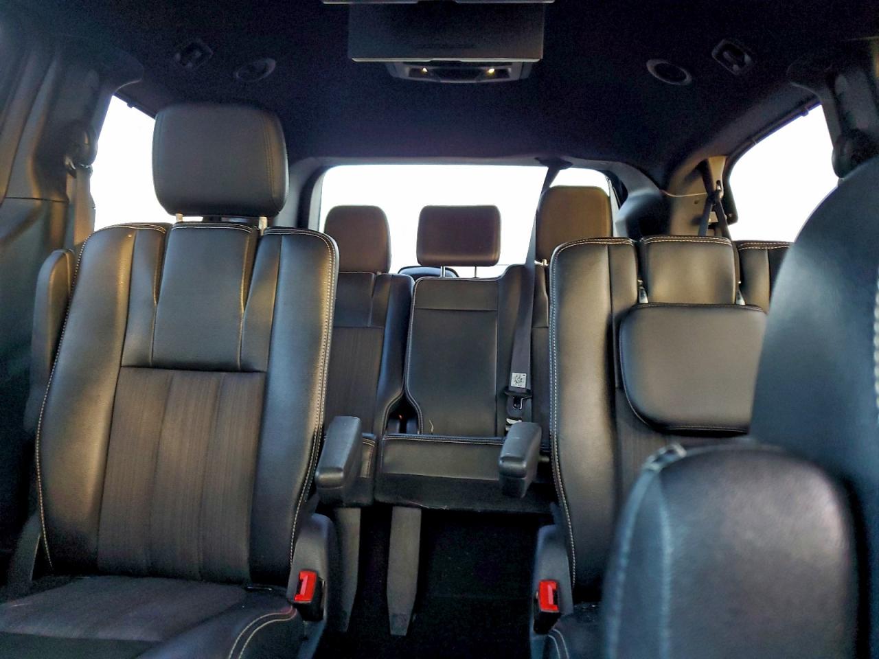 2015 CHRYSLER TOWN & COUNTRY S photo 10