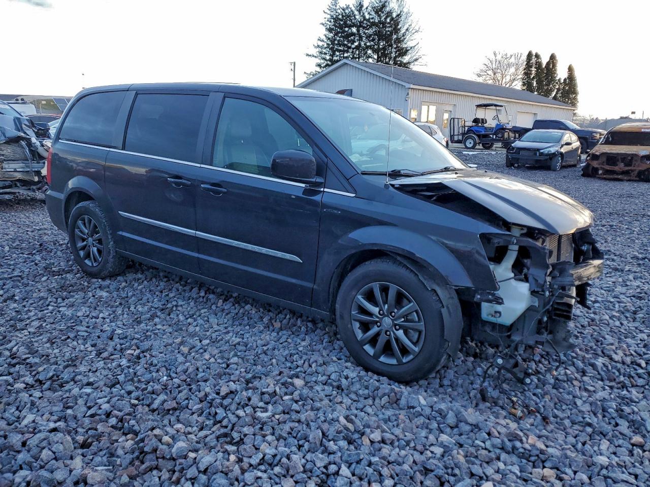 2015 CHRYSLER TOWN & COUNTRY S photo 4